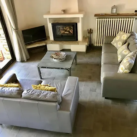 With Enclosed Garden Διαμέρισμα Cortemilia